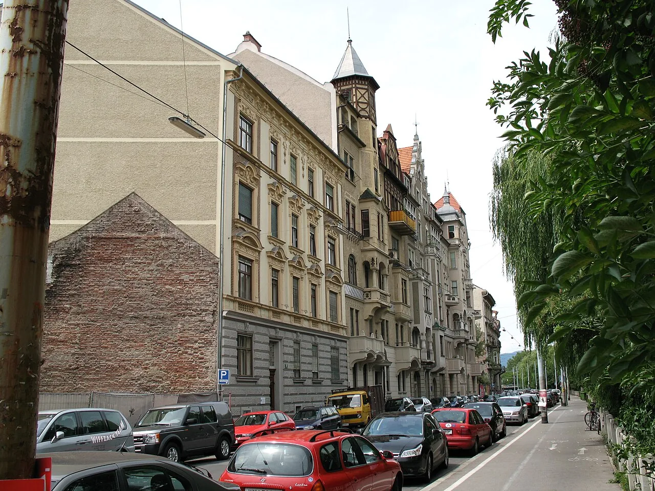 Grazer Stadtansicht am Lendkai: Lokale Präsenz und Vertrauen vor Ort