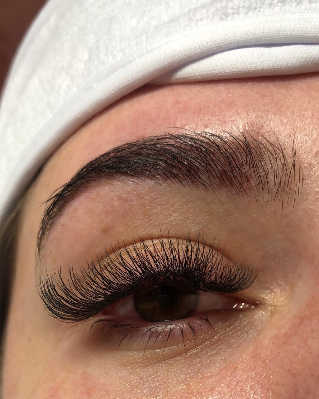 Wimpernverlängerung im Studio von Sarah Krasnic in Graz